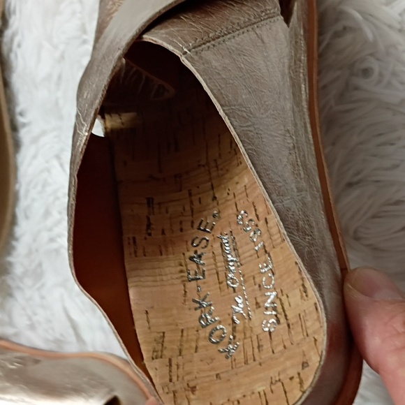 Kork-Ease Metallic Sandals- Women's Sz 7 - Picture 5 of 7